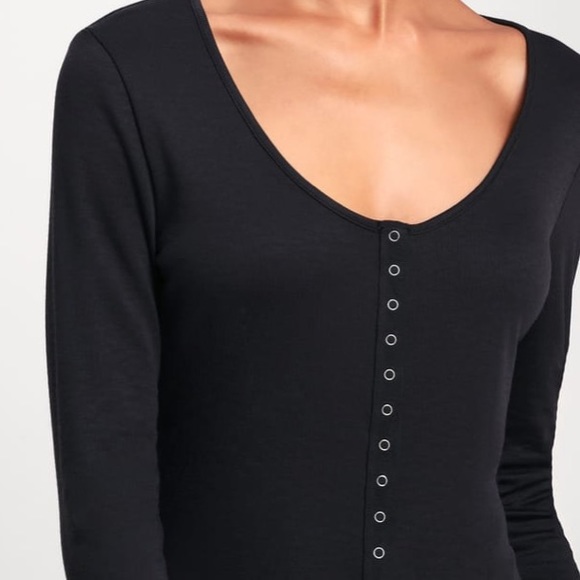 Lulu’s • Snapped Midi Dress - Picture 2 of 8